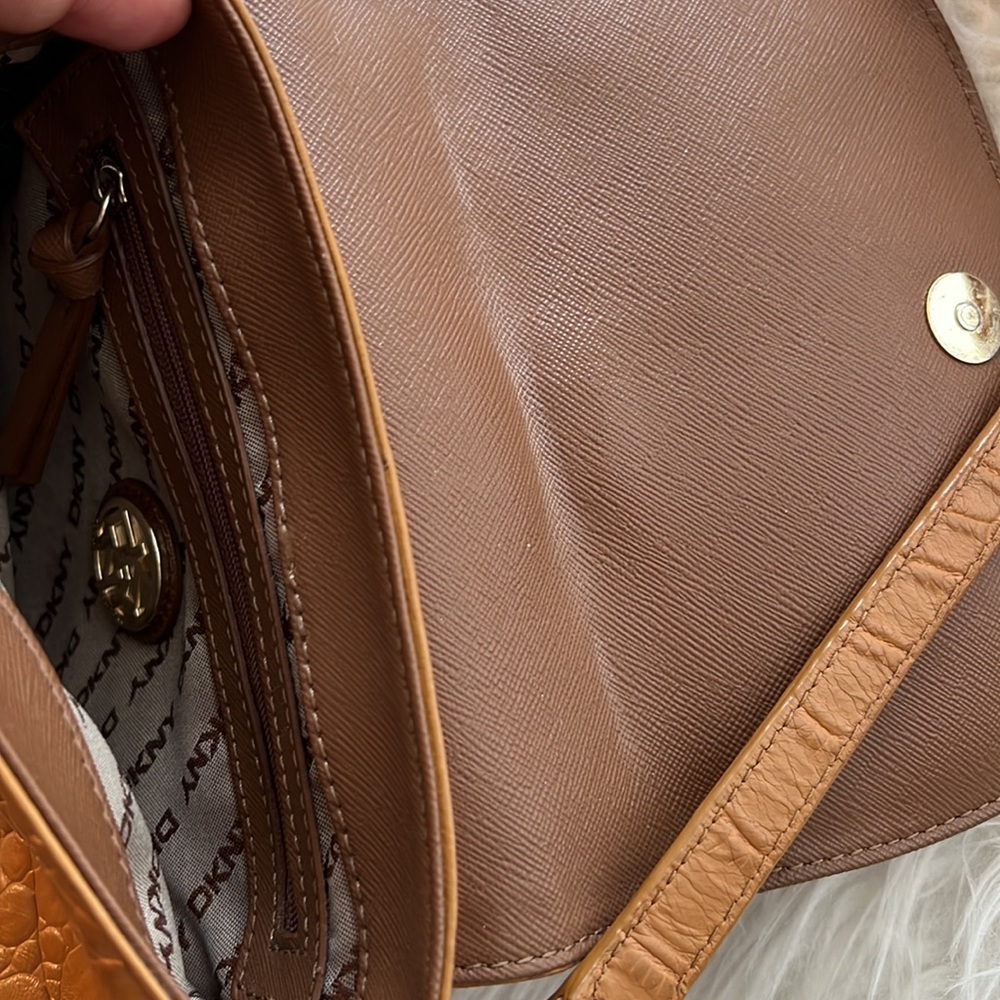 DKNY croc leather crossbody bag - Picture 6 of 7